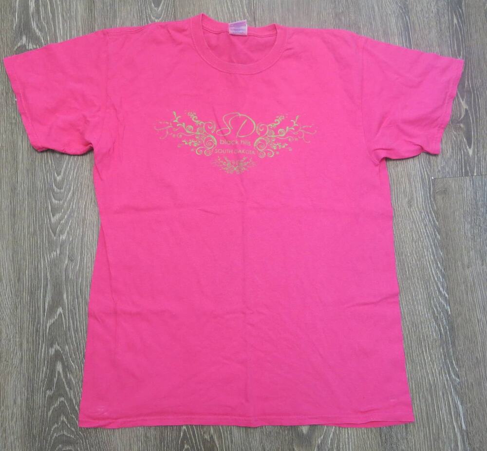 Gildan BLACK HILLS SOUTH DAKOTA T Shirt Size L Women Short Sleeve Pink Casual